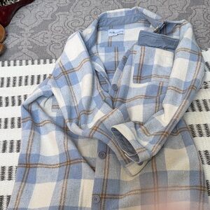 Women’s Blue and Cream Plaid Button-Up Shacket